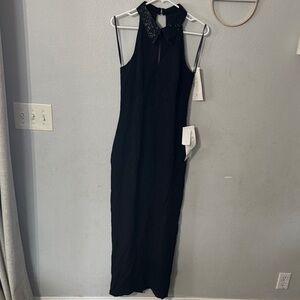 Chic Black Maxi Dress with Lace Collar